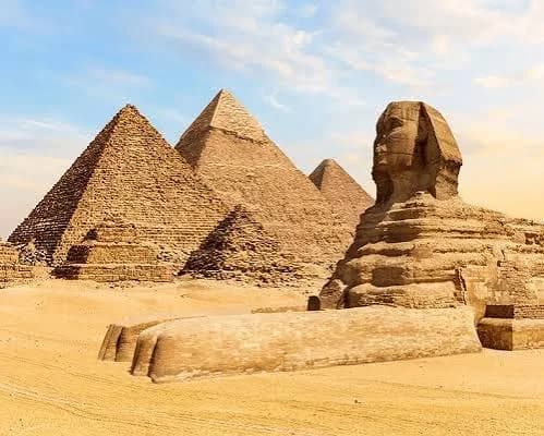 The Pyramids of Giza and the Great Sphinx together in daylight